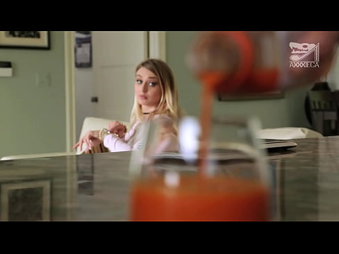 ❤️ Fata sexy cu sâni mari și păsărica strâmtă primește pula de la un ratat, dar foarte tare ️  at us