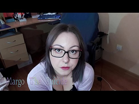 ❤️ Fata sexy cu ochelari suge adânc Dildo în fața camerei de filmat ️  at us